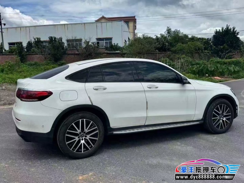22年奔驰GLC轿车抵押车出售