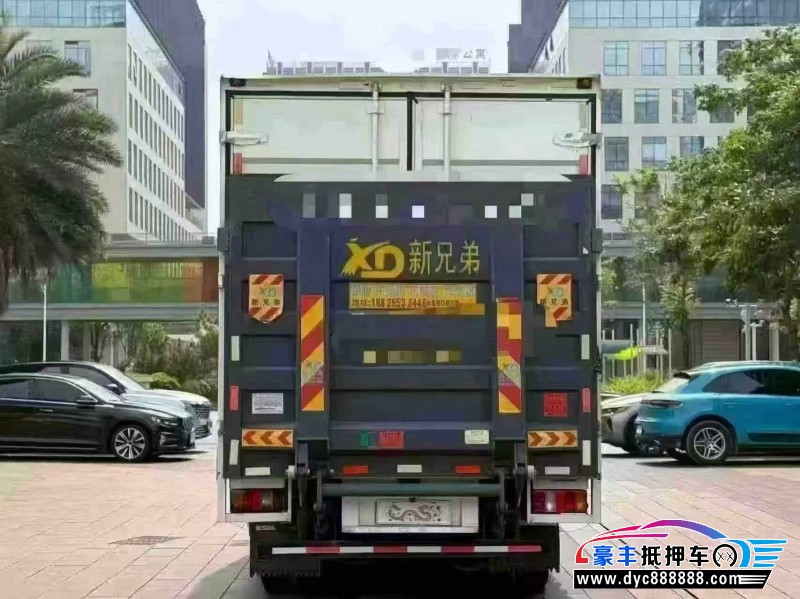 24年重汽豪沃轿车抵押车出售