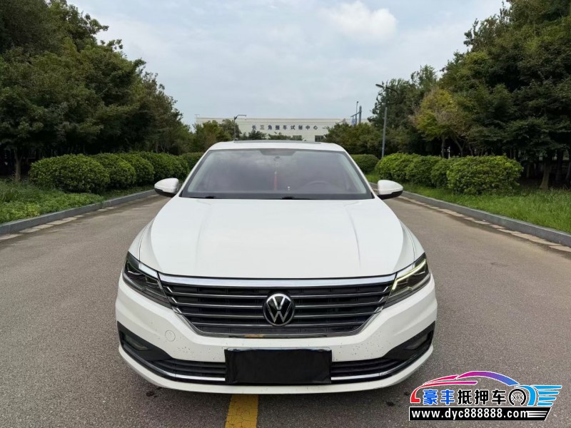 抵押车出售21年大众朗逸轿车