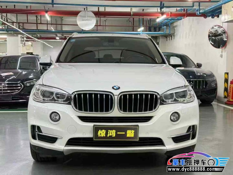 抵押车出售17年宝马X5轿车