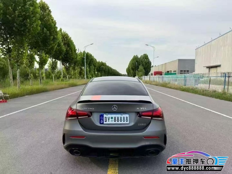 22年奔驰A轿车抵押车出售