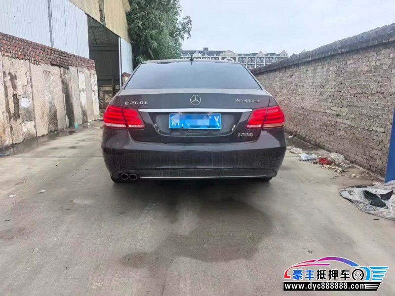 14年奔驰E轿车抵押车出售
