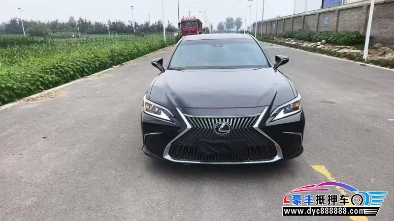 抵押车出售19年雷克萨斯ES轿车