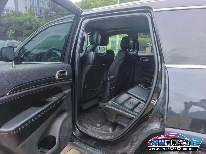 16年Jeep大切诺基轿车抵押车出售