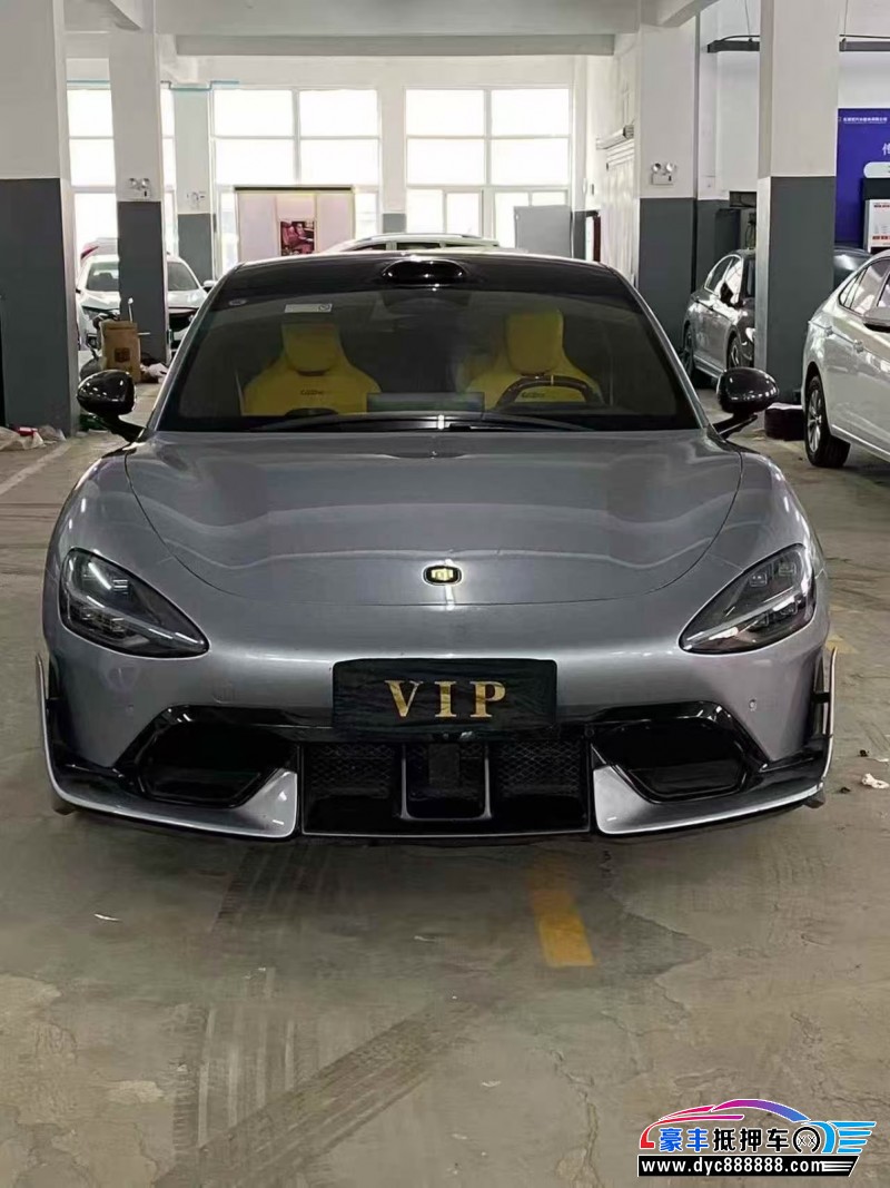 抵押车出售25年小米SU7轿车