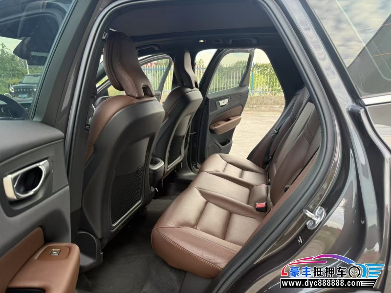 23年沃尔沃XC60轿车抵押车出售