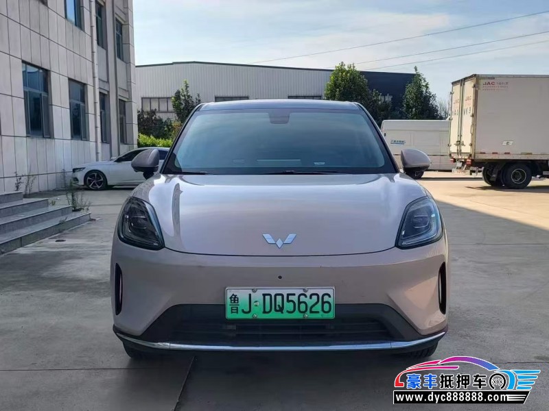 抵押车出售26年五菱缤果轿车