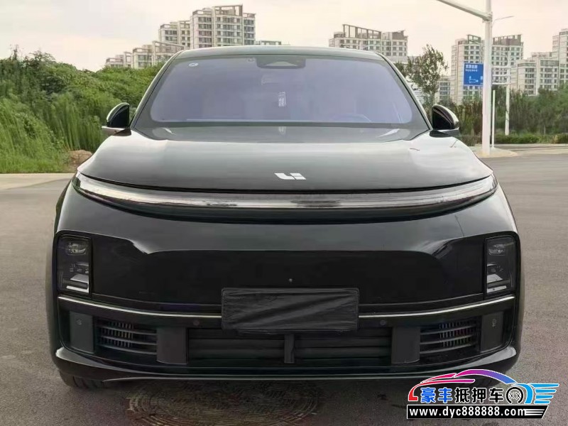 抵押车出售24年理想L7轿车