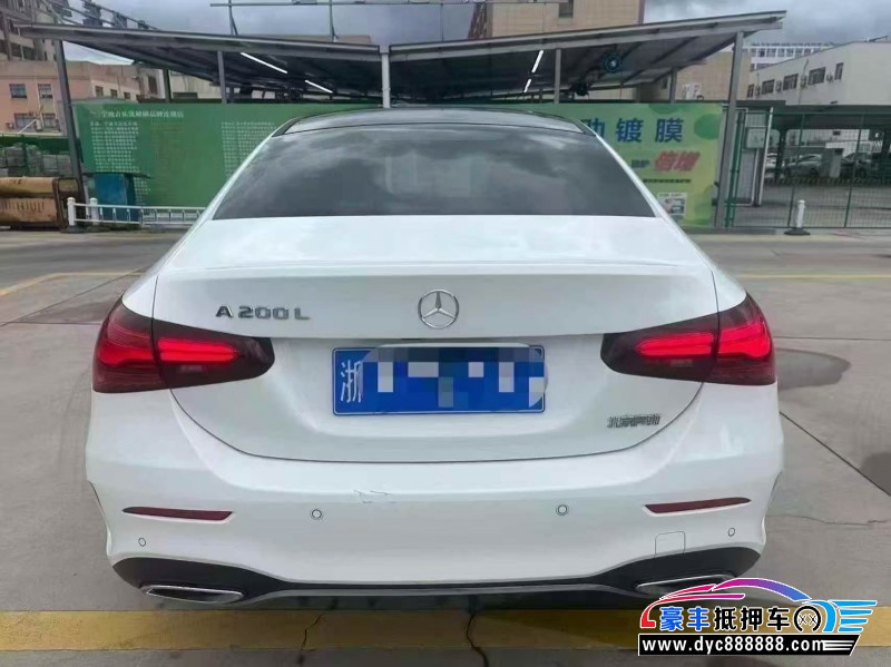 23年奔驰A轿车抵押车出售
