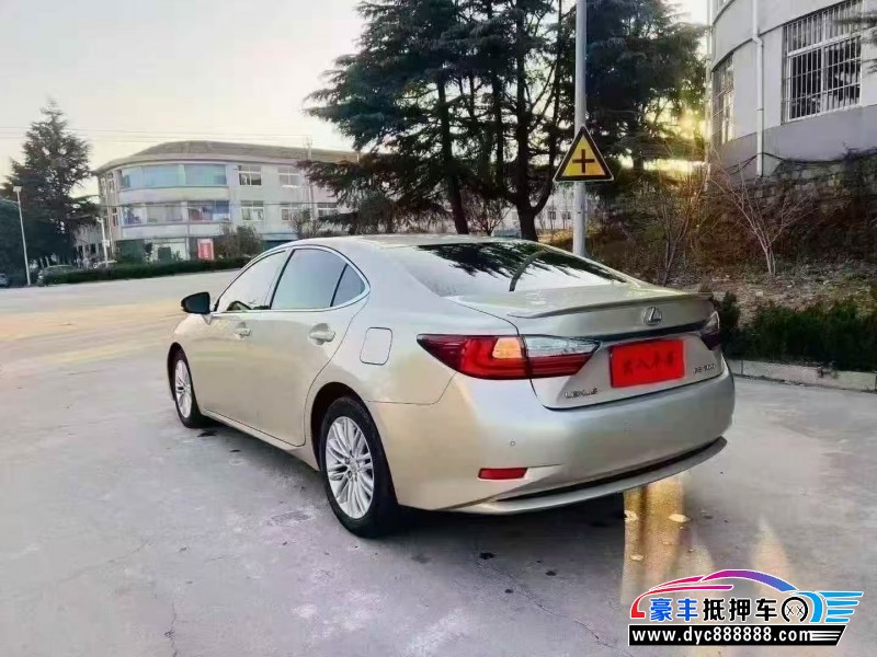 18年雷克萨斯ES轿车抵押车出售