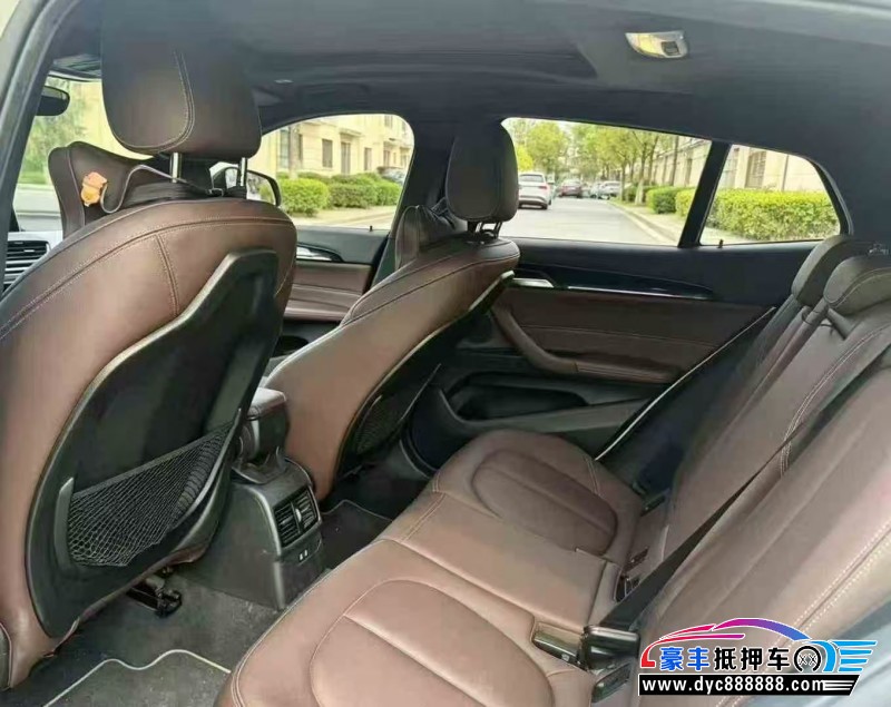 20年宝马X2轿车抵押车出售