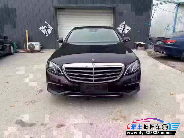 抵押车出售17年奔驰E轿车