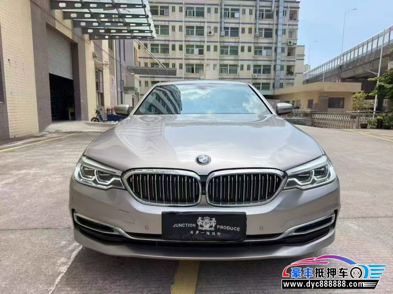 抵押车出售19年宝马5系轿车