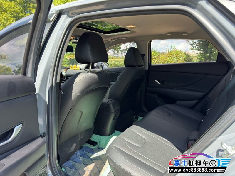 21年现代伊兰特轿车抵押车出售