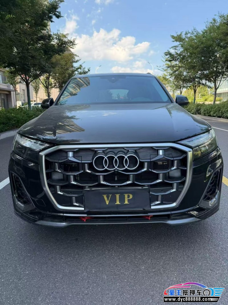抵押车出售25年奥迪Q7轿车