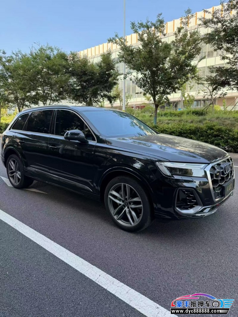 25年奥迪Q7轿车抵押车出售