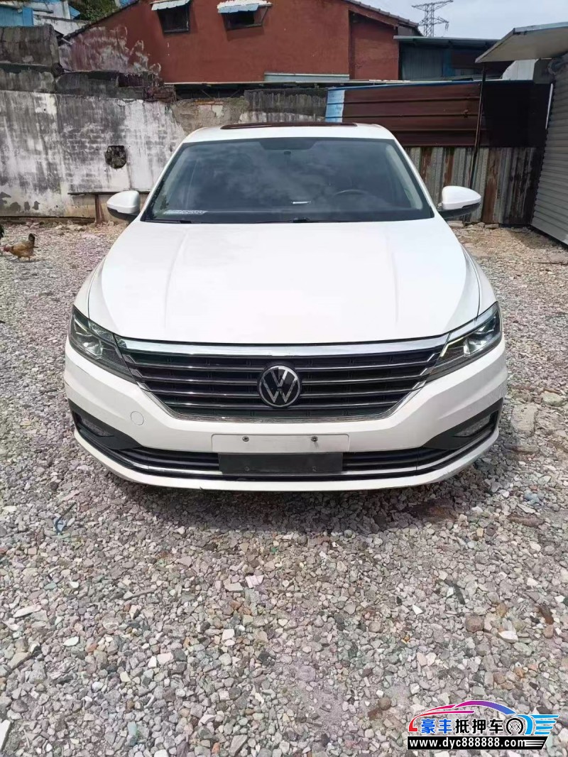 抵押车出售21年大众朗逸轿车