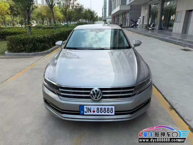 抵押车出售18年大众辉昂轿车