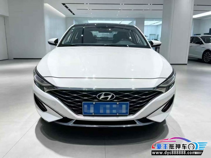 抵押车出售20年现代菲斯塔轿车