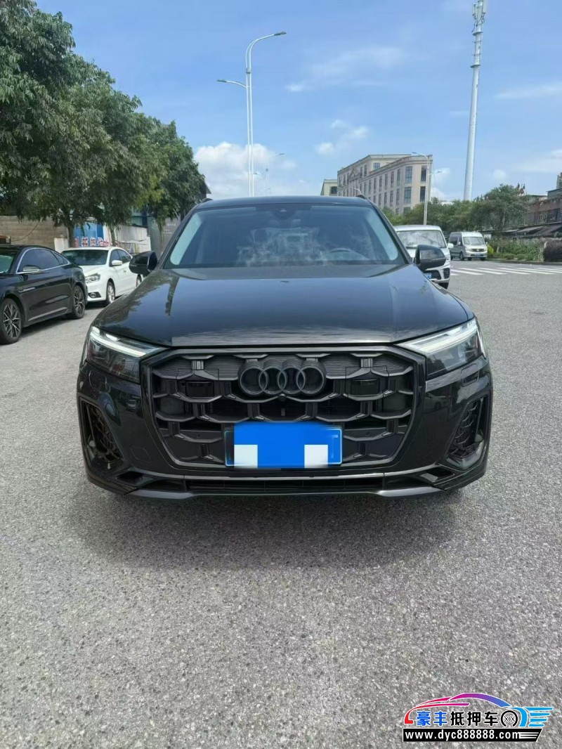 抵押车出售26年奥迪Q7轿车