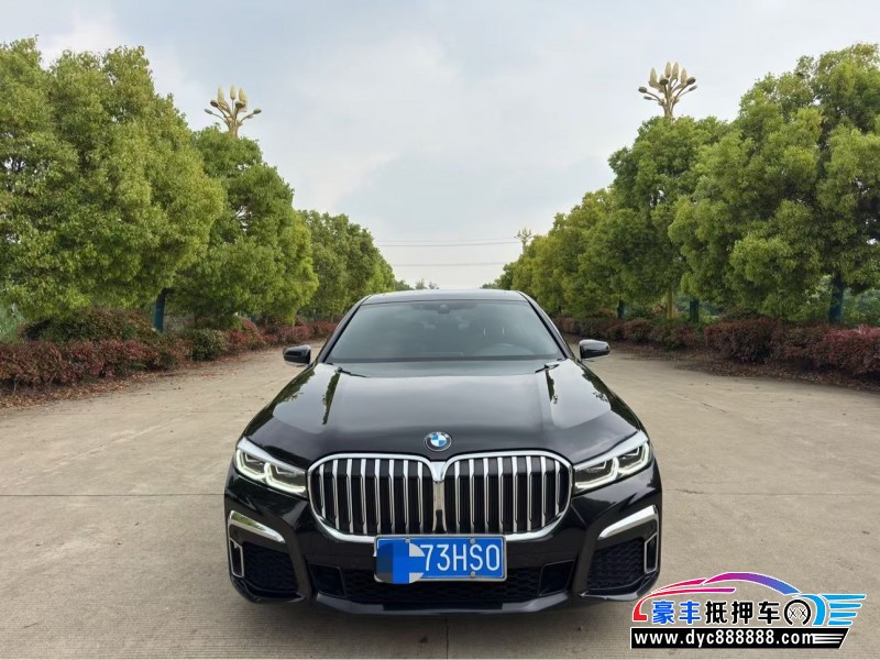 抵押车出售22年宝马7系轿车