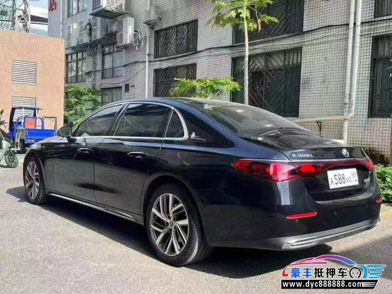 25年奔驰E轿车抵押车出售
