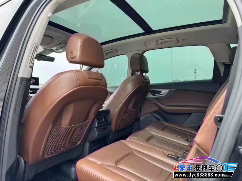 17年奥迪Q7轿车抵押车出售