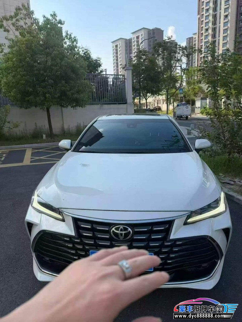 抵押车出售24年丰田亚洲龙轿车