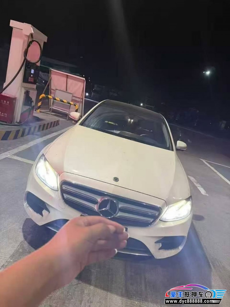 抵押车出售19年奔驰E轿车