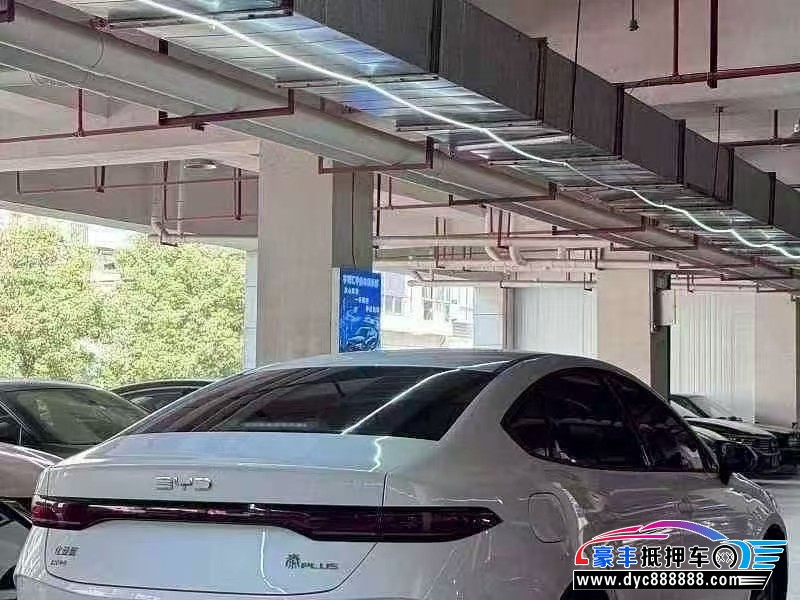 25年比亚迪秦轿车抵押车出售