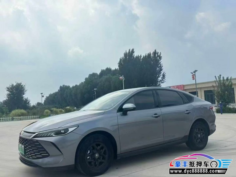 25年比亚迪秦轿车抵押车出售