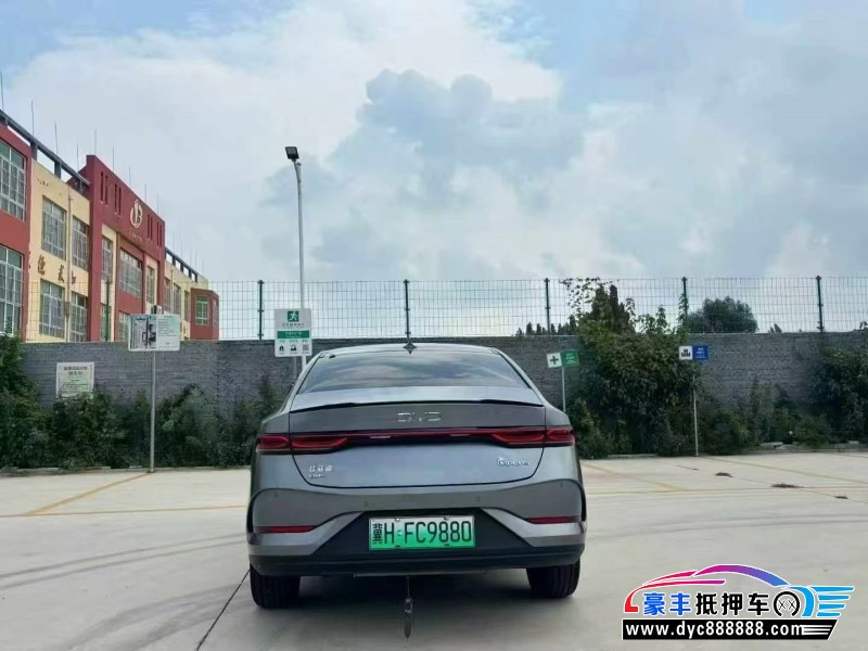 25年比亚迪秦轿车抵押车出售
