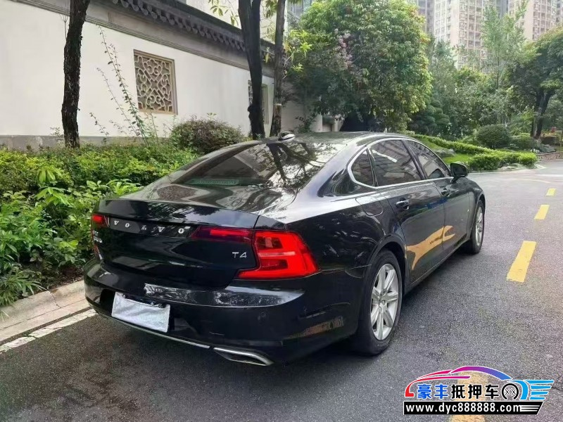 17年沃尔沃S90轿车抵押车出售