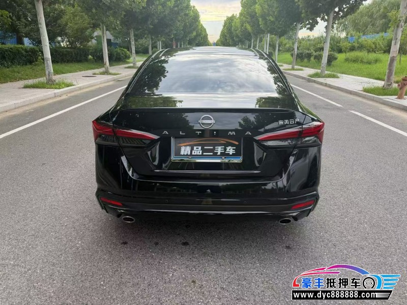 23年日产天籁轿车抵押车出售