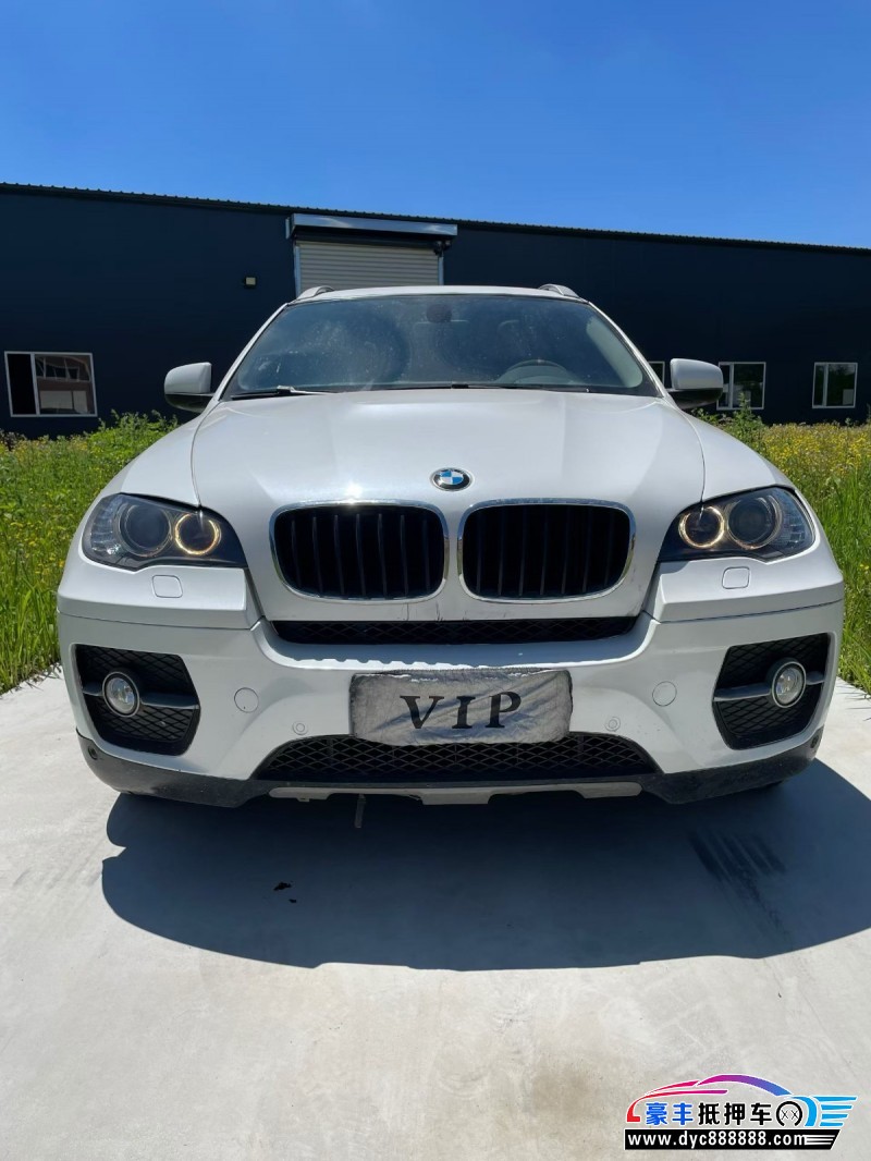 抵押车出售15年宝马X6轿车