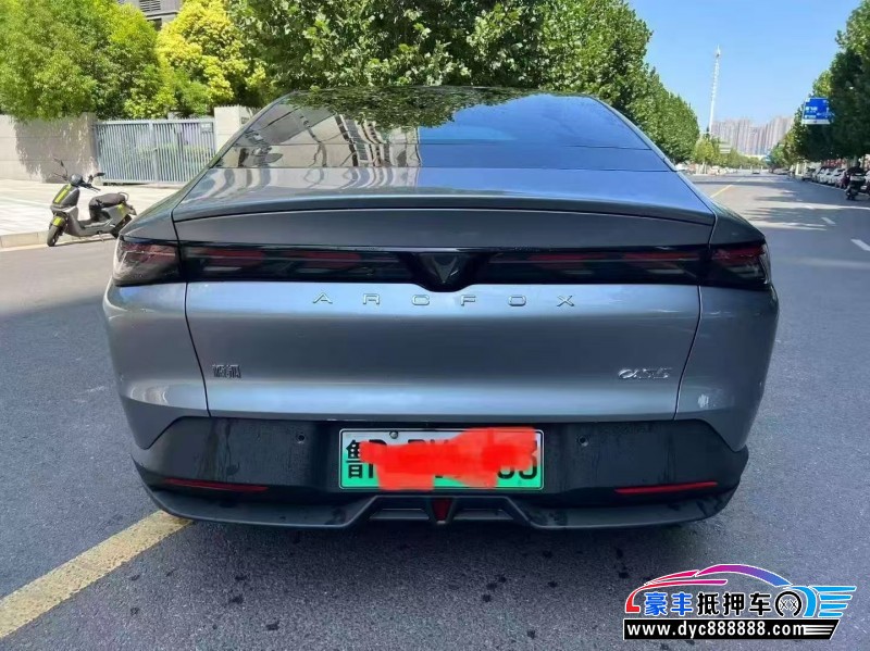 25年极狐阿尔法S轿车抵押车出售