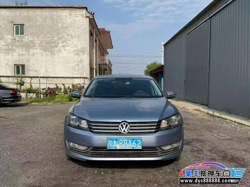 抵押车出售11年大众帕萨特轿车