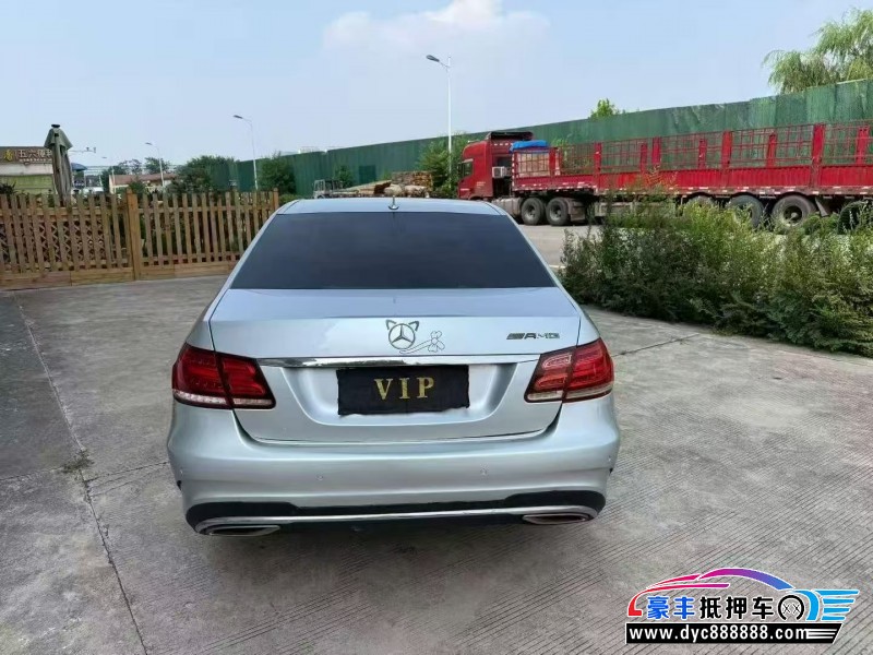 14年奔驰E轿车抵押车出售
