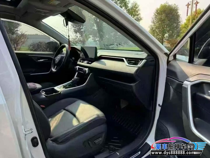 24年丰田RAV4轿车抵押车出售