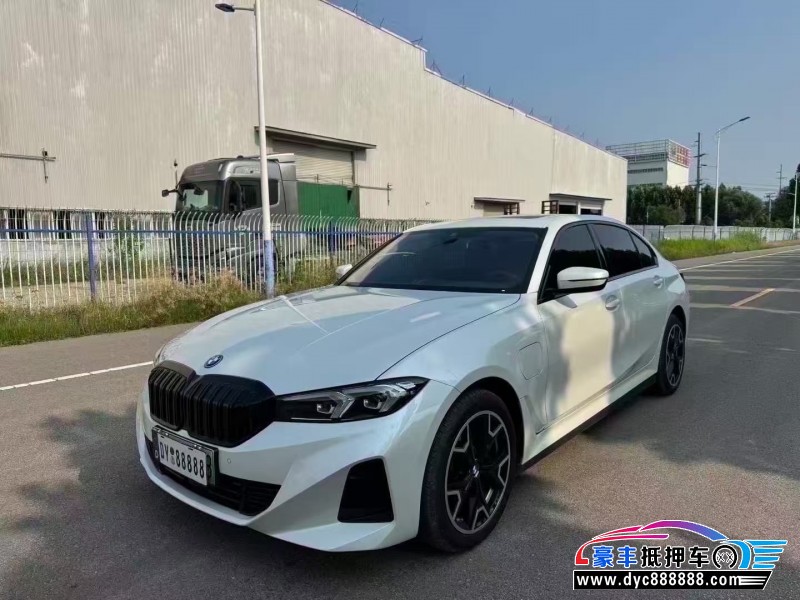 25年宝马i3轿车抵押车出售
