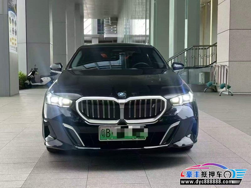 抵押车出售25年宝马i5轿车