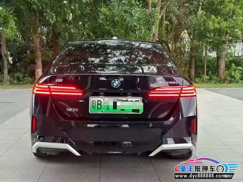25年宝马i5轿车抵押车出售