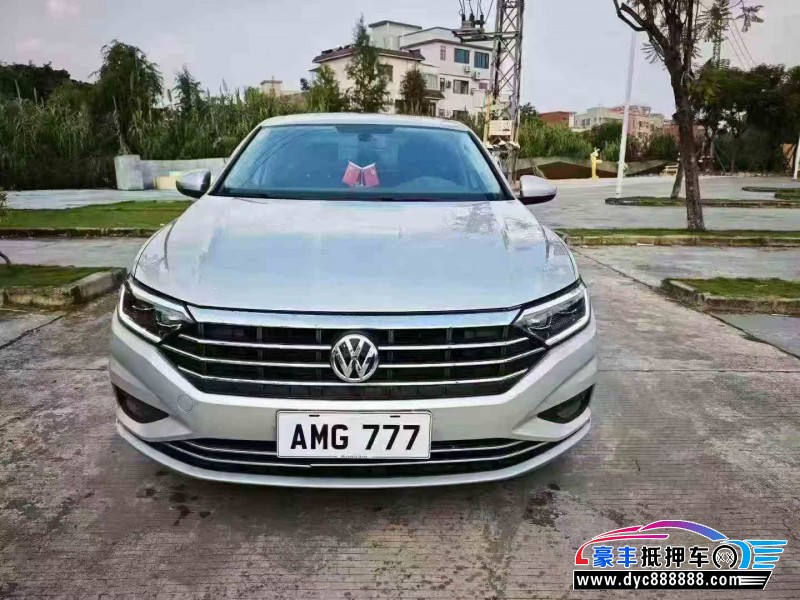 抵押车出售21年大众速腾轿车