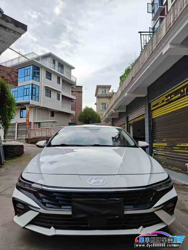 抵押车出售24年现代伊兰特轿车