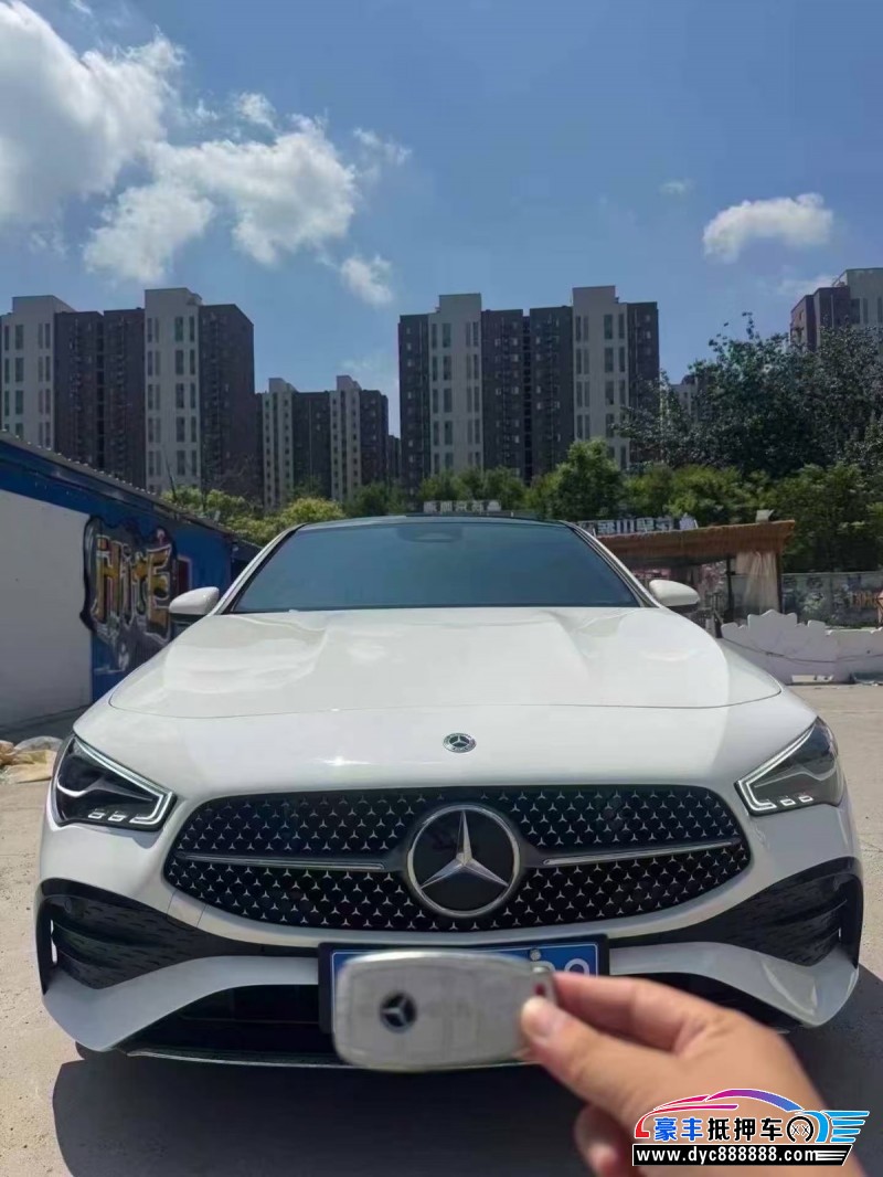 抵押车出售24年奔驰CLA轿车