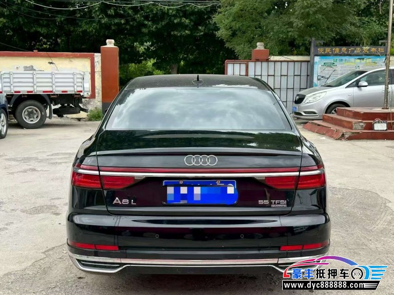18年奥迪A8轿车抵押车出售