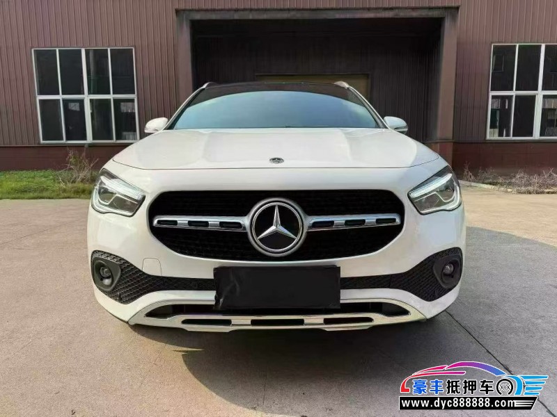 抵押车出售21年奔驰GLA轿车