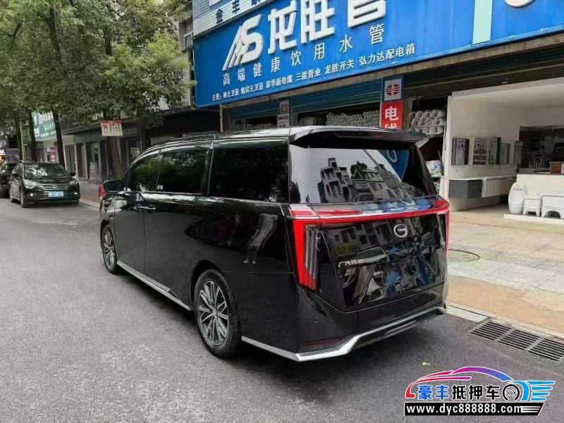 25年传祺M8轿车抵押车出售