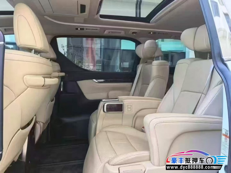 22年丰田埃尔法轿车抵押车出售