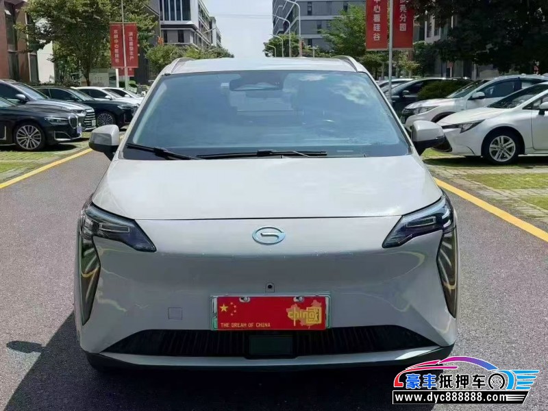 抵押车出售23年埃安Y70轿车